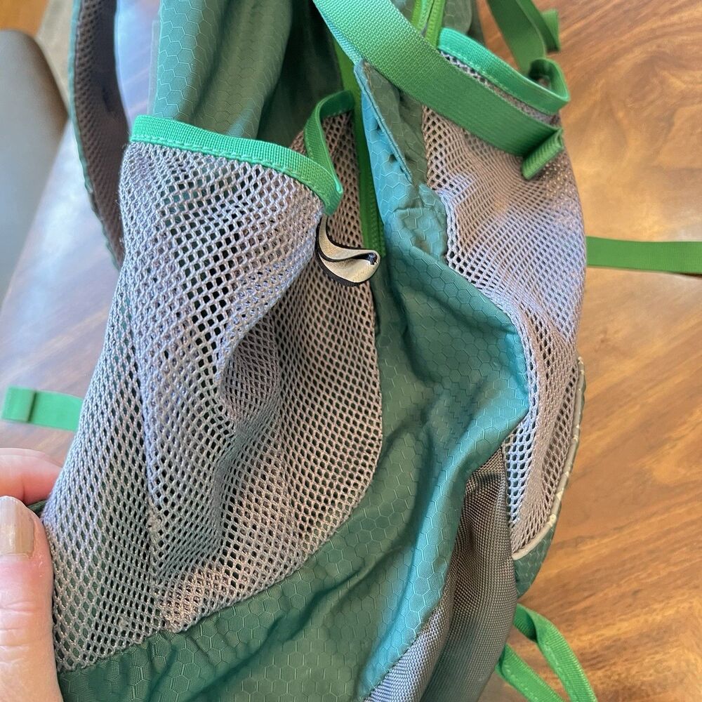 Mountain Hardwear Backpack Agama Green Outdoors Camping Hiking - Picture 7 of 16